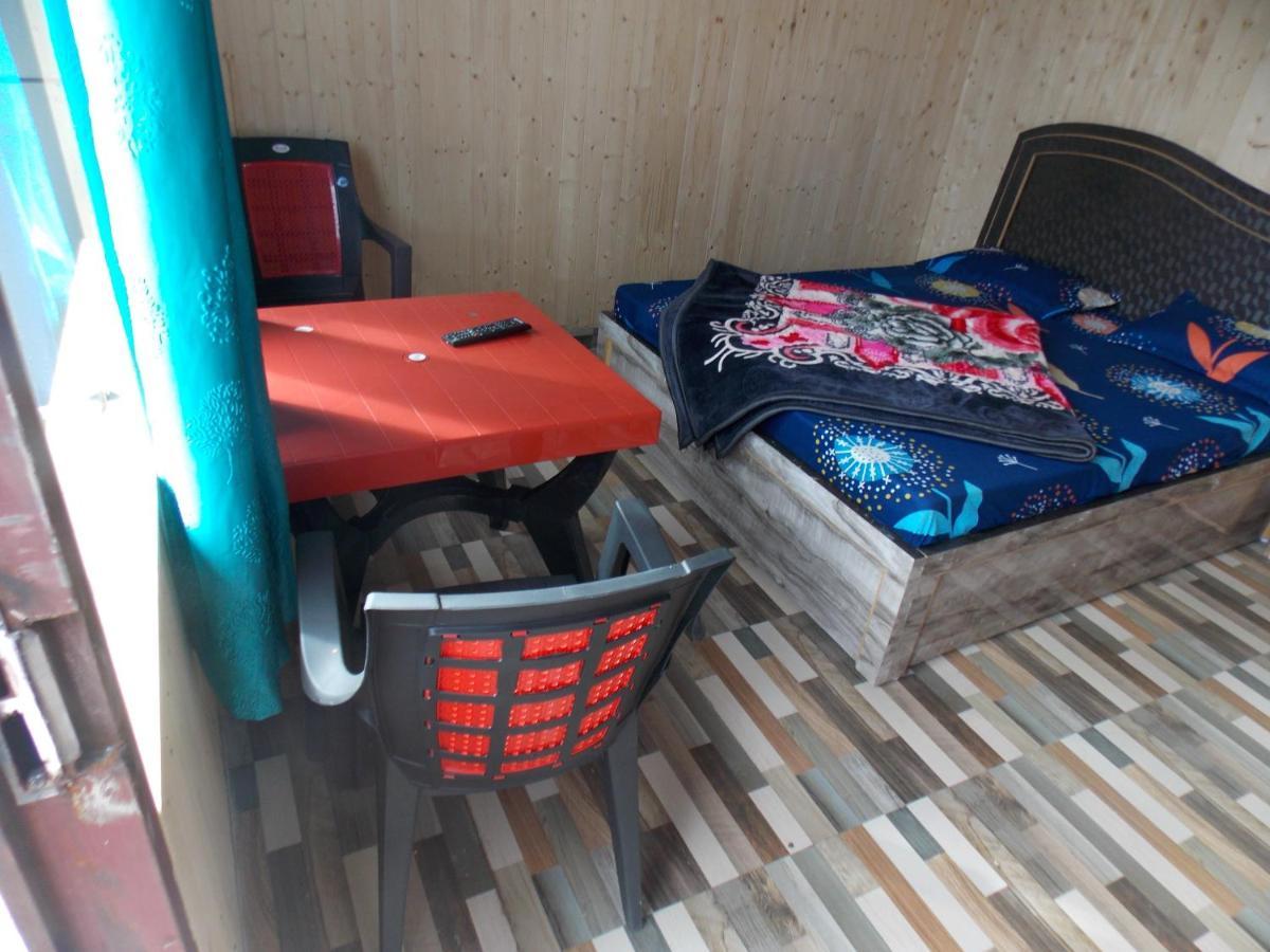 Midway Restaurants & Guest House Dhanaulti Esterno foto